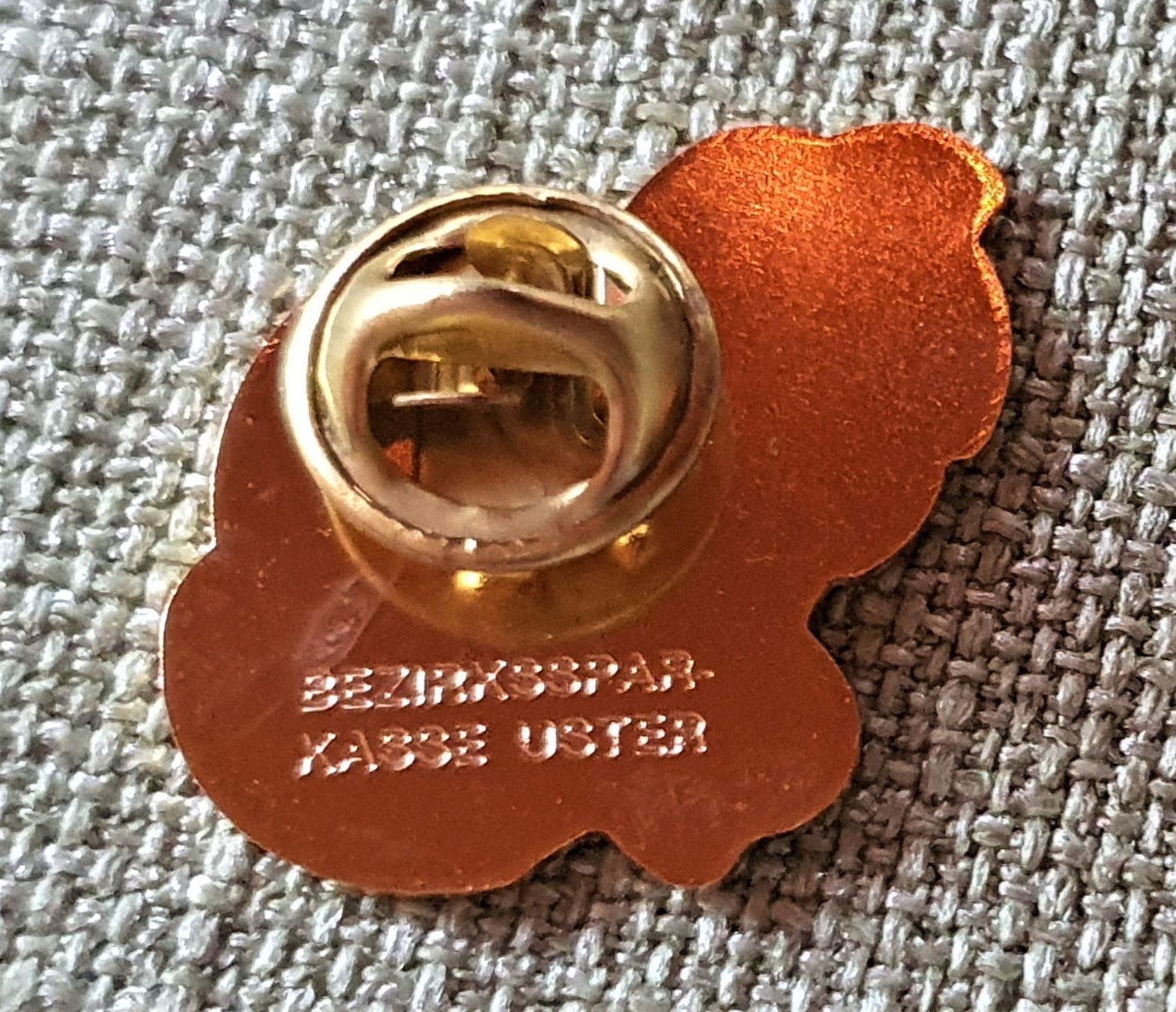 Spille & Fermagli: I047 - Pin Bezirkssparkasse Uster Ferien – Usato da Reinach BL venduto da Boston-Verkauf 1