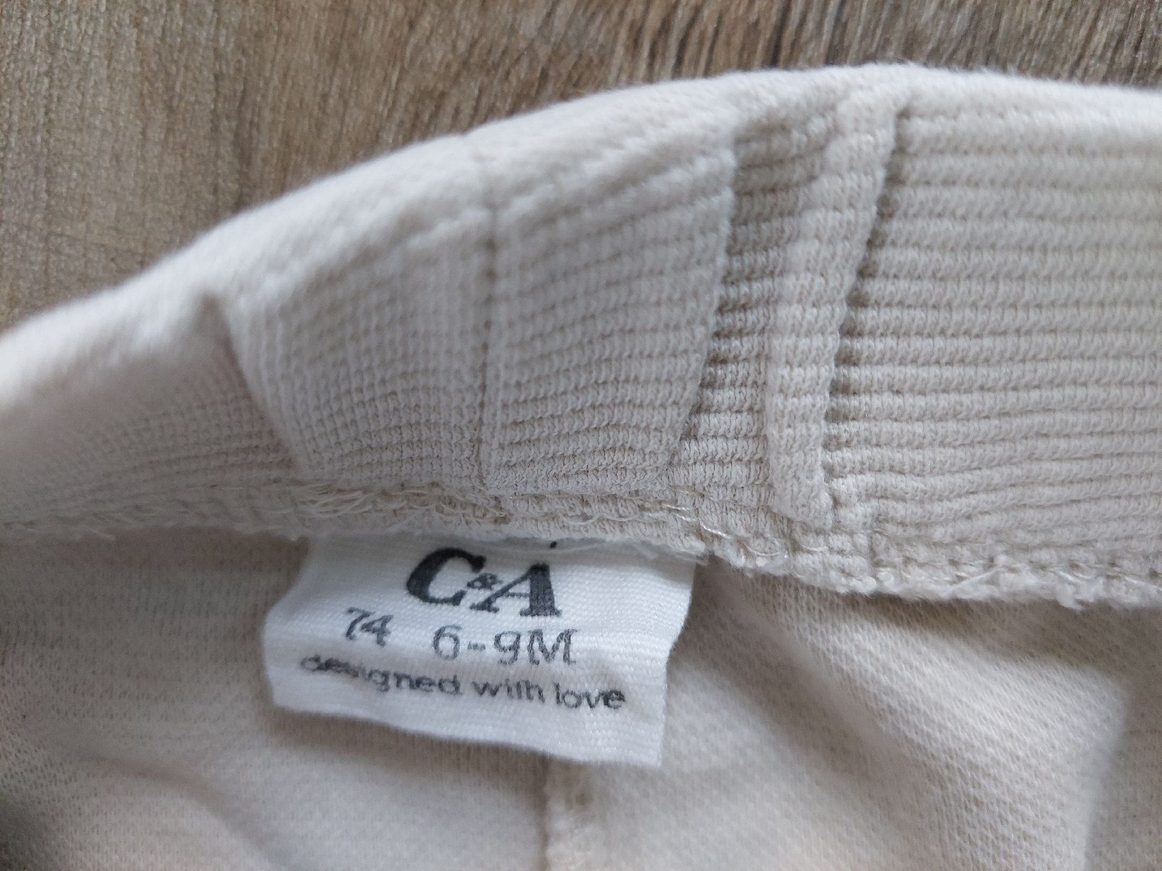 C&A Pantalons: Hose beige Grösse 74, C&A – D'occasion à Aeschi b. Spiez par Corin1234 1
