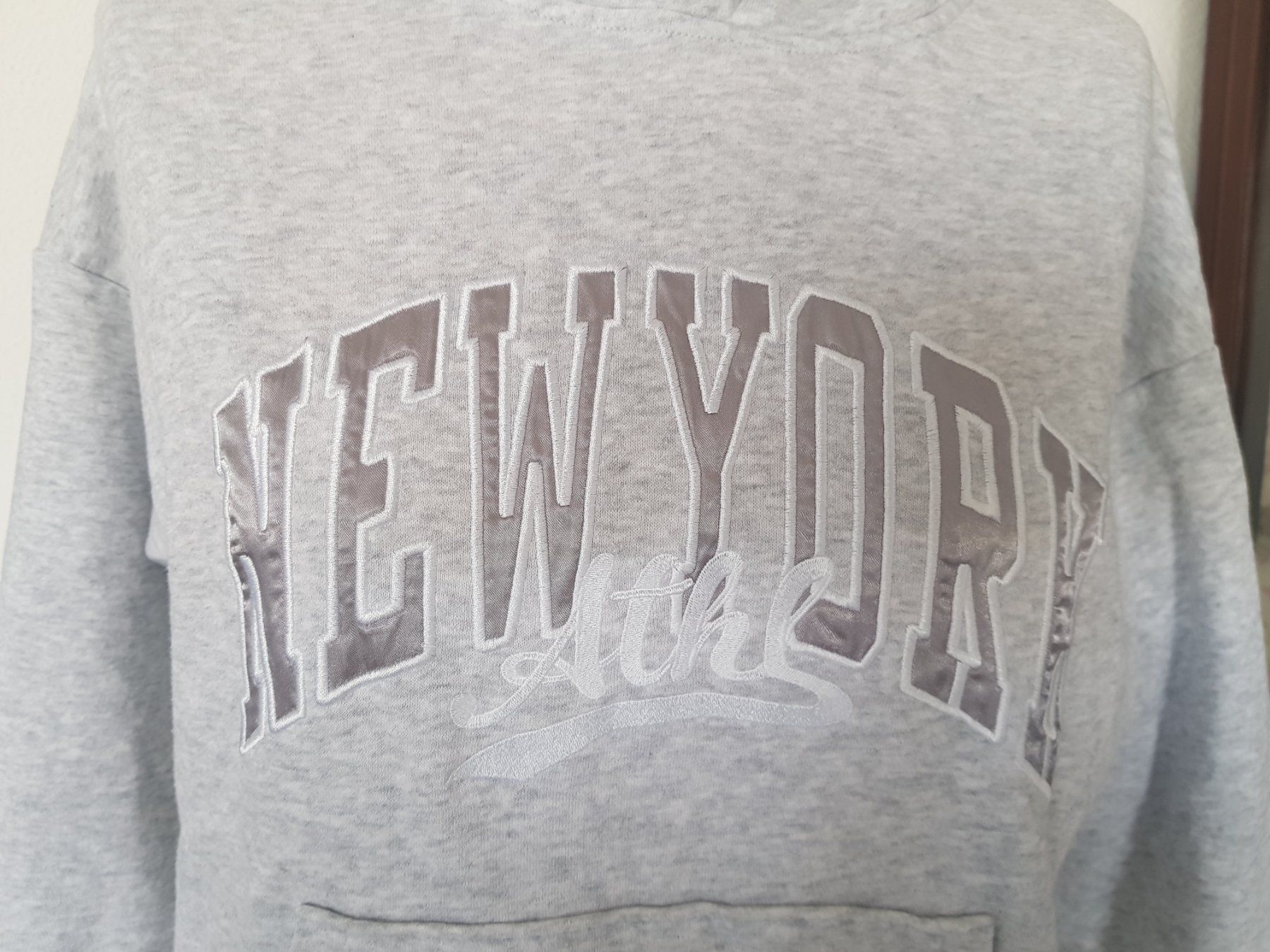 H&M Maglioni & Felpe: MÄDCHEN HOODIE VON H&M – Usato da Root venduto da LifestyleAccessoires 3