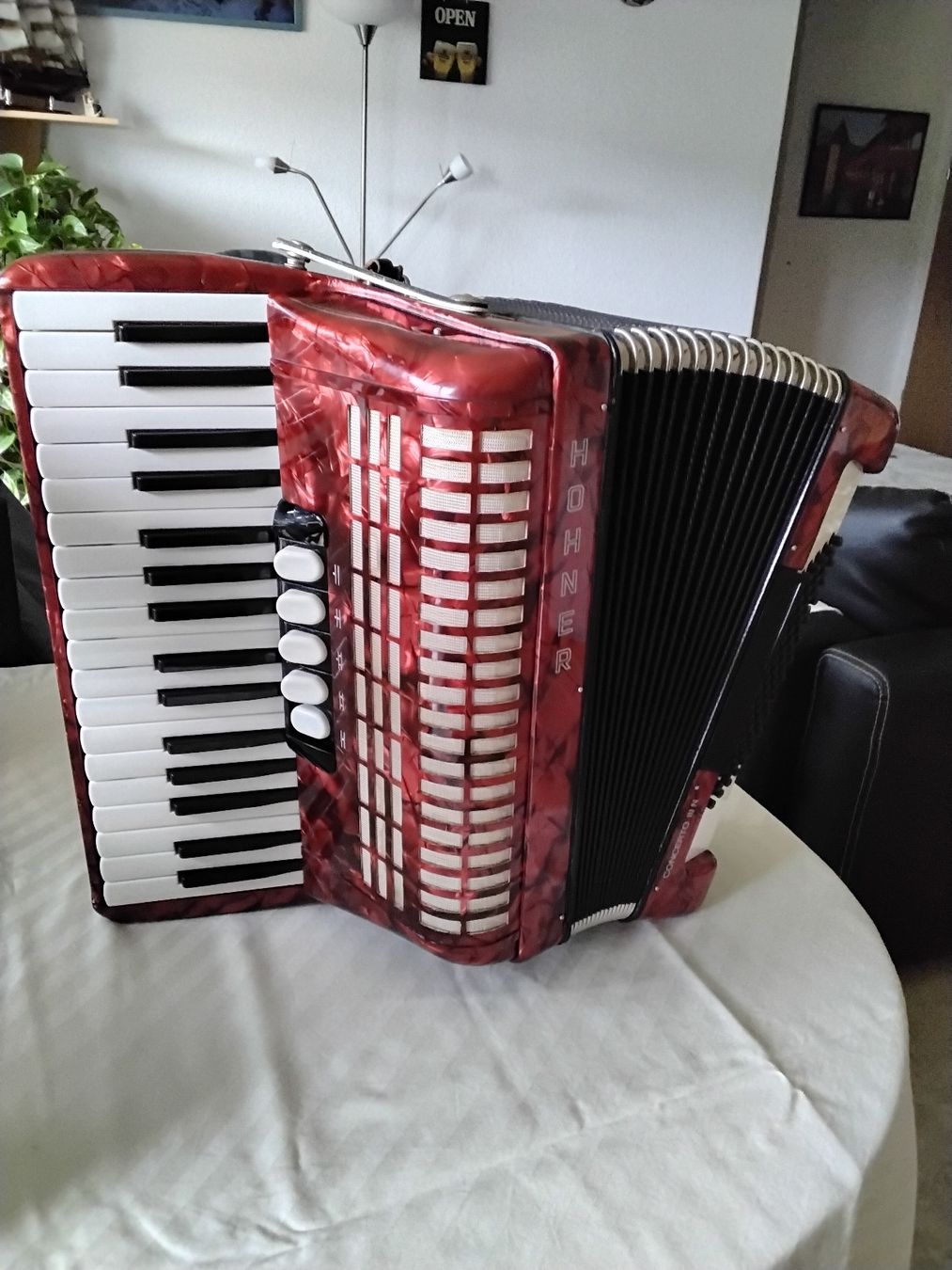 Musikinstrumente: Akkordeon HOHNER Concerto lll N – Gebraucht aus Oberkirch LU von De.Mac 2