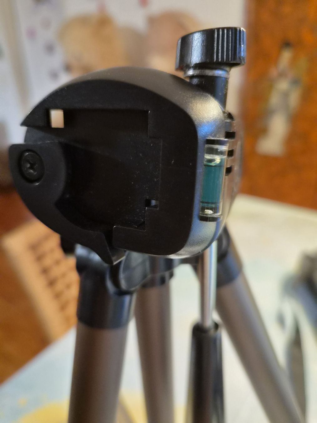 Treppiedi & Teste: Stativ AmazonBasics mit Giottos Kugelkopf MH-621 – Nuovo (secondo la descrizione) da Bassersdorf venduto da Sport_4_life 2