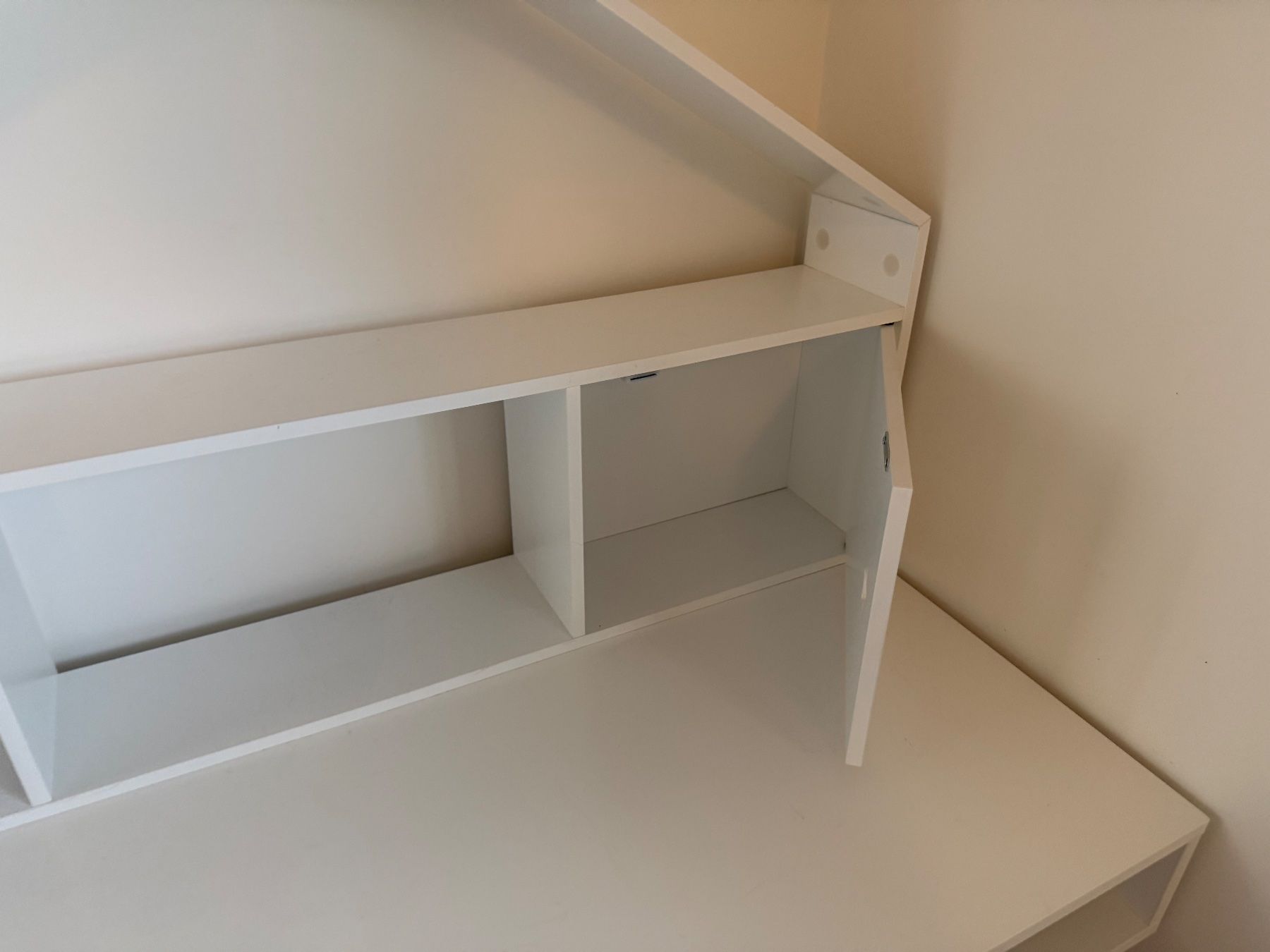 Scrivanie: Bureau pour enfant – Usato da Plan-les-Ouates venduto da jac_8n8y 3