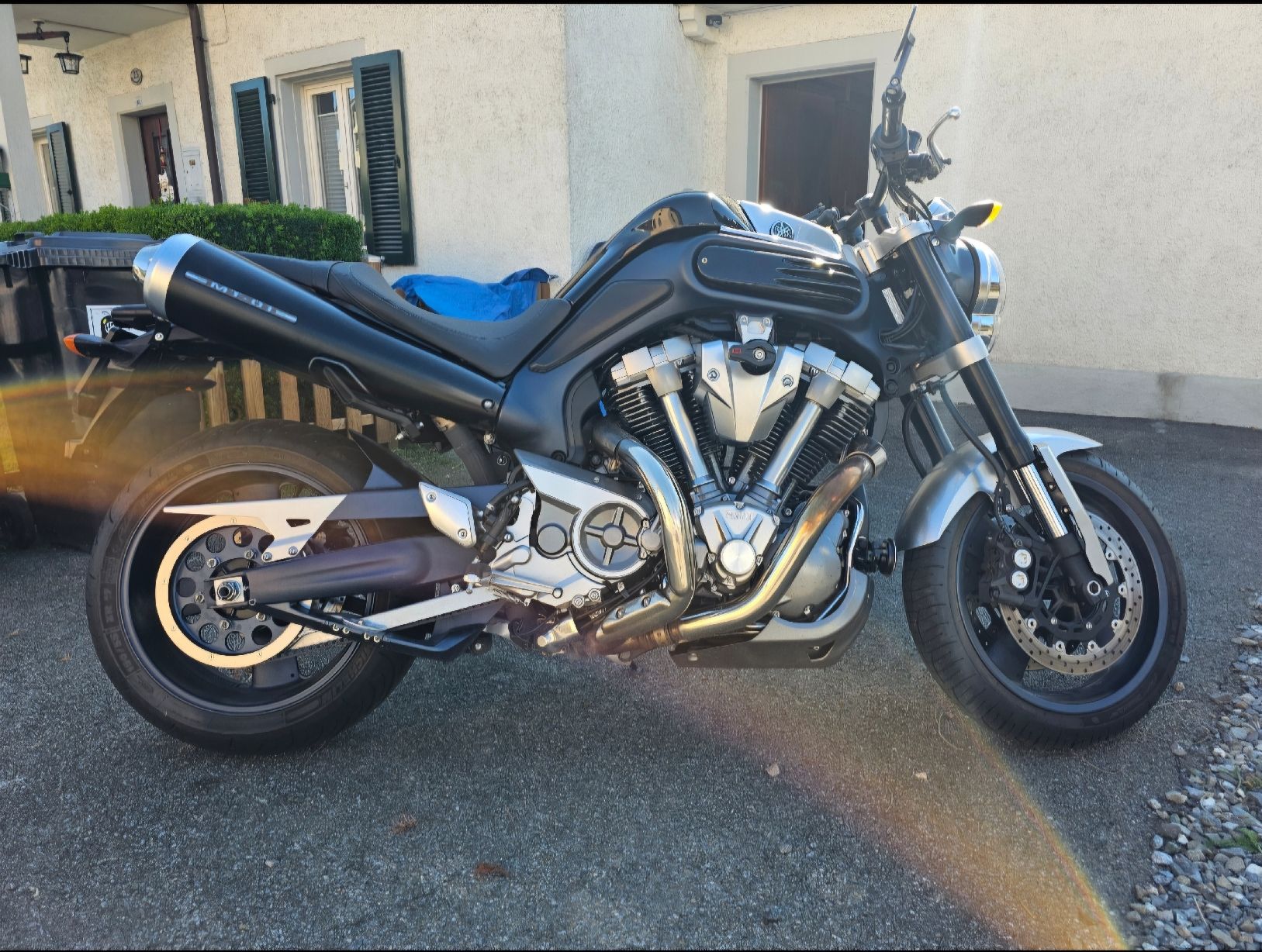 Yamaha Strasse: Yamaha MT-01 mit nur knapp 12'000km! – Gebraucht aus Hochdorf von superm01