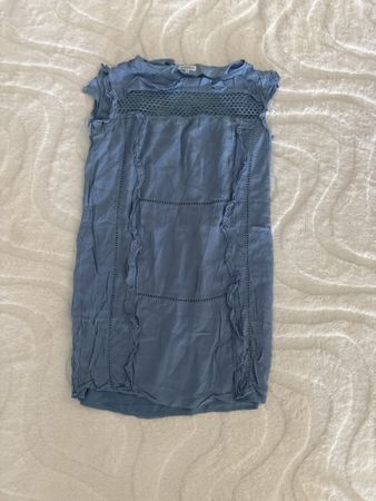 Robe bleue d'été, légère et agréable à porter!