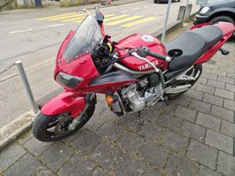 zu Verkaufen Yamaha FZS 1000 Mod. 2001rot