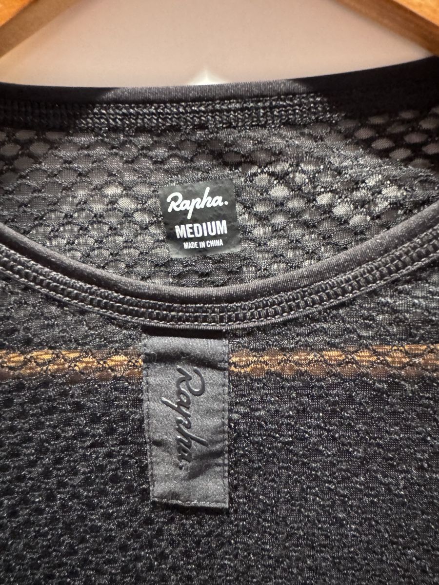Rapha Canottiere & Pantaloni: Rapha cycling mesh base layer medium - black  – Usato da Herrliberg venduto da jba_zcw7