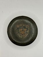 Boîte à bijoux ancienne en cuir avec blason