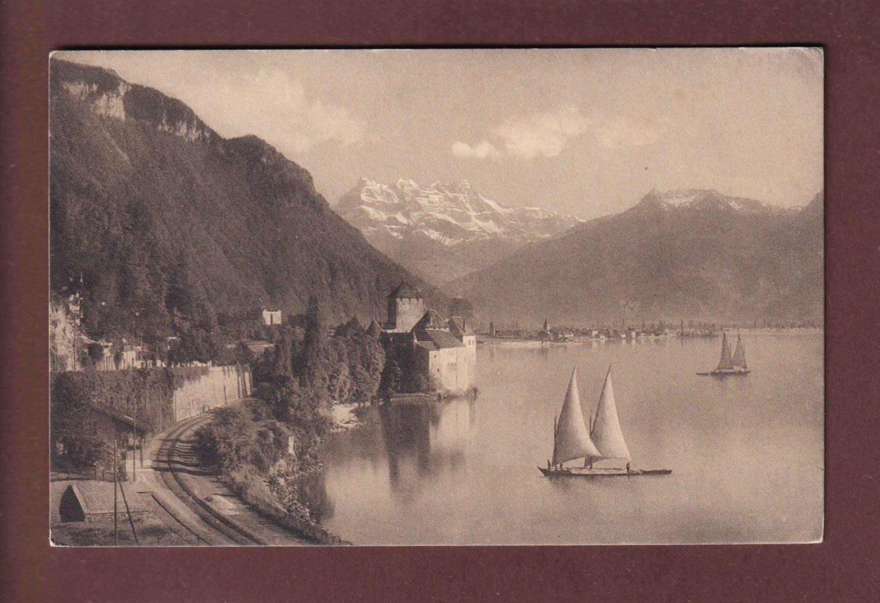 Cartoline postali: VEYTAUX - Gare et Chillon – Usato da Pully venduto da nicecards