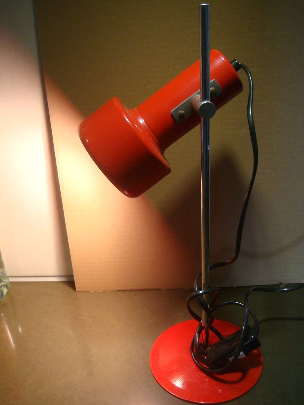 Lampade: Klassische Tischlampe - NEWEBA - Rot – Usato da Neuenegg venduto da flohcante 5