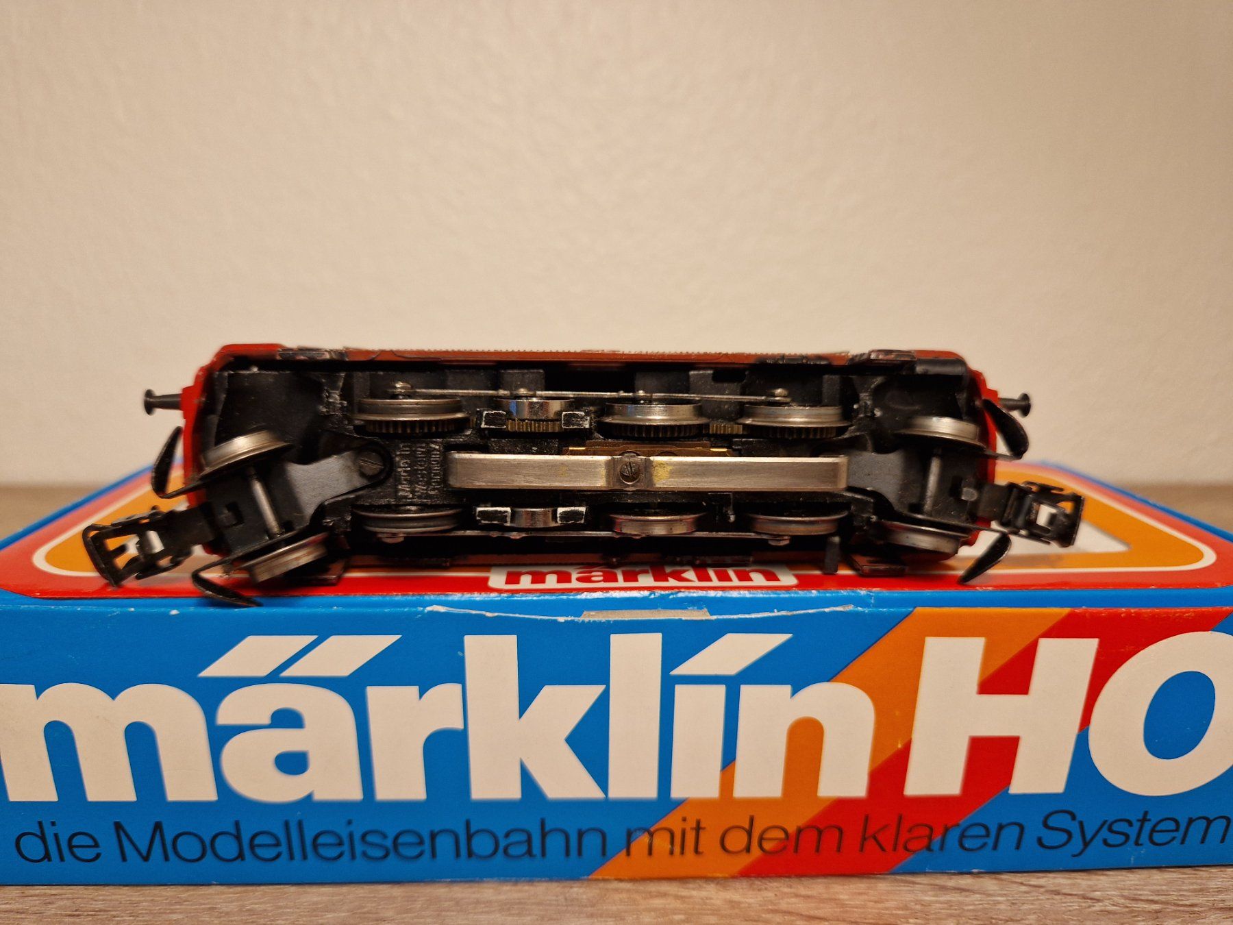 Märklin Modellini di ferrovie: Märklin 3030 E-Lok 884 SJ H0 – Usato da St-Aubin-Sauges venduto da Lo_Go 4