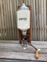 Kaffeemühle Wandmontage, antik P.D. 