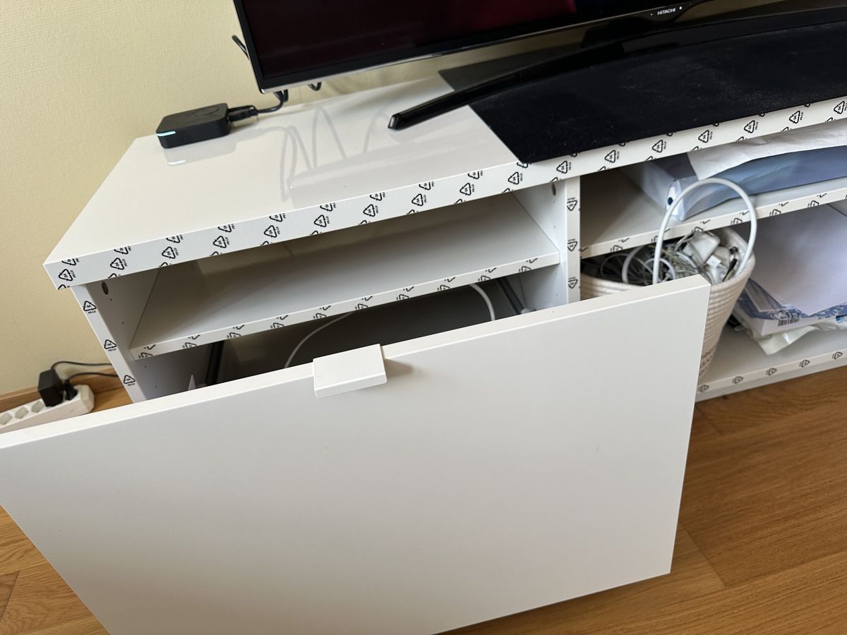 Ikea Mobili TV: BYÅS TV bench, white, 160x42x45 cm – Nuovo (secondo la descrizione) da Zürich venduto da gel_8npg 5