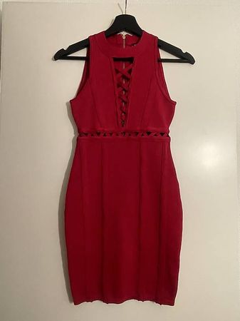 Guess Kleid rot, Grösse 34/36