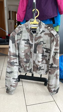 Veste style camouflage TW; taille M; frais pas chers!