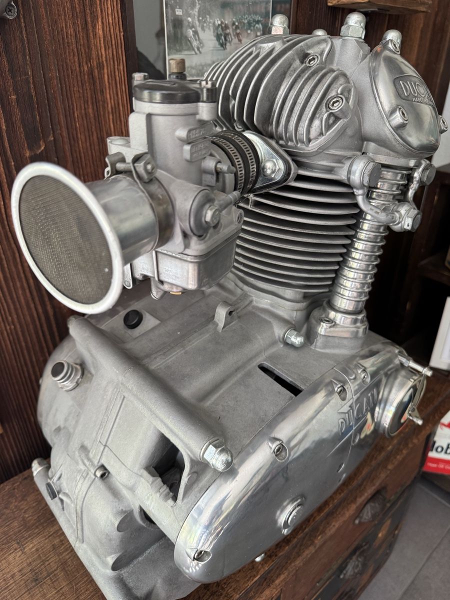 Ducati Motoren: Moteur Ducati Vintage - attention vide – Gebraucht aus attalens von La.trouvaille 8