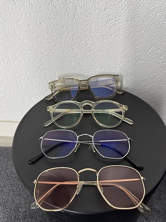 Lunettes & Verres: Paires de lunettes – D'occasion à Vevey par diogodasilva_