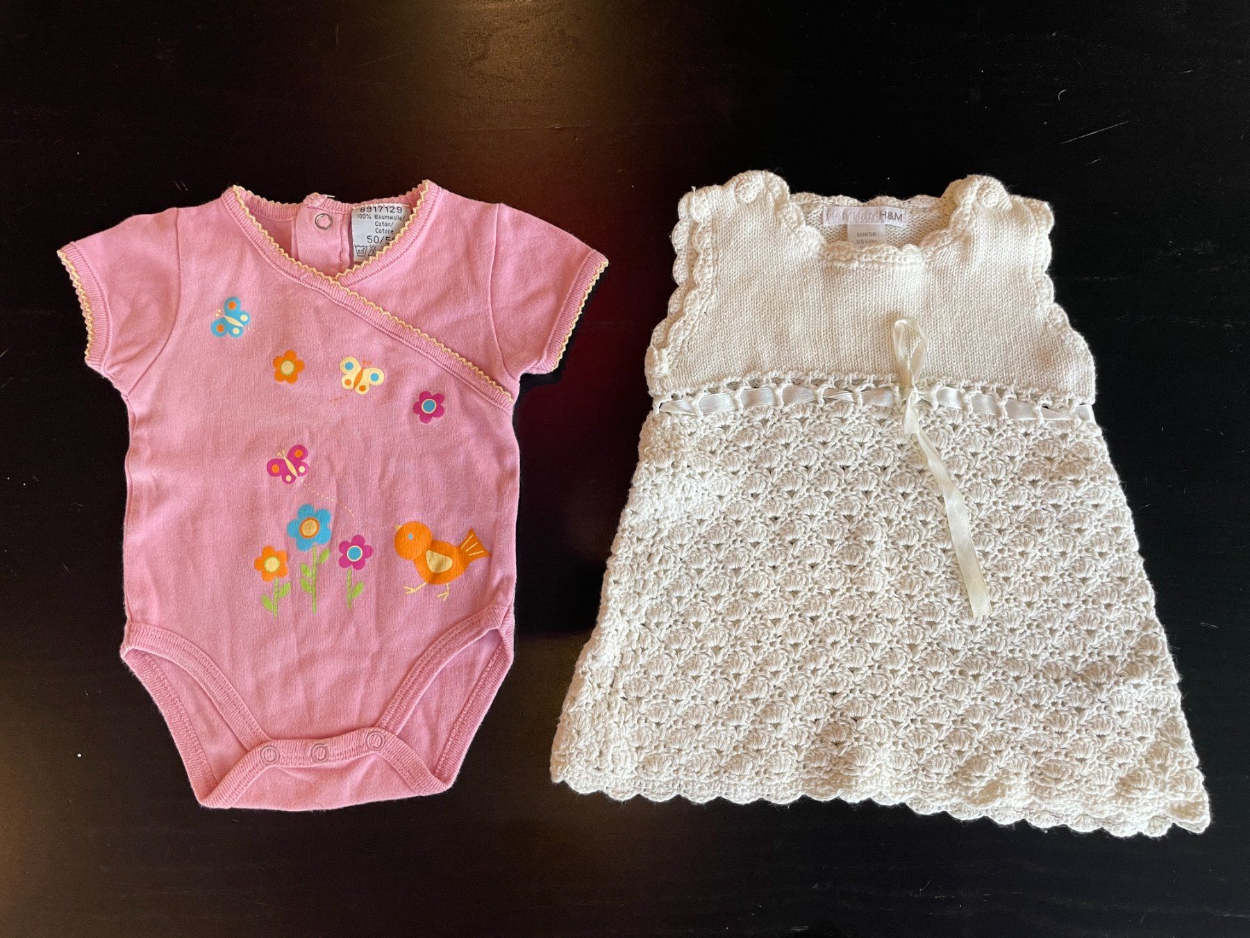 Lotti & Set di vestiti: Lot Robe Blanche + Body Bébé T 56 – Usato da Lausanne venduto da PlusValue_Lausanne