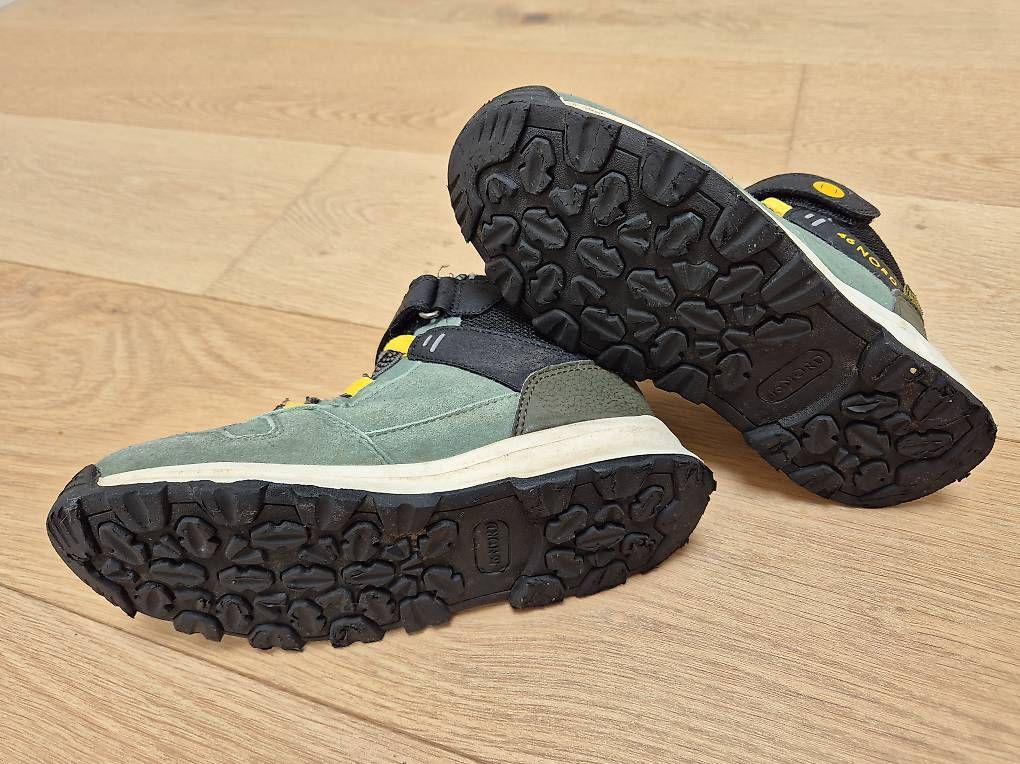 Schuhe für Jungen: Freizeitschuhe Grösse 31 – Gebraucht aus Oberrohrdorf von Hoto 1