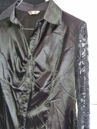Bluse Satin mit Spitzenärmeln Gr.M schwarz