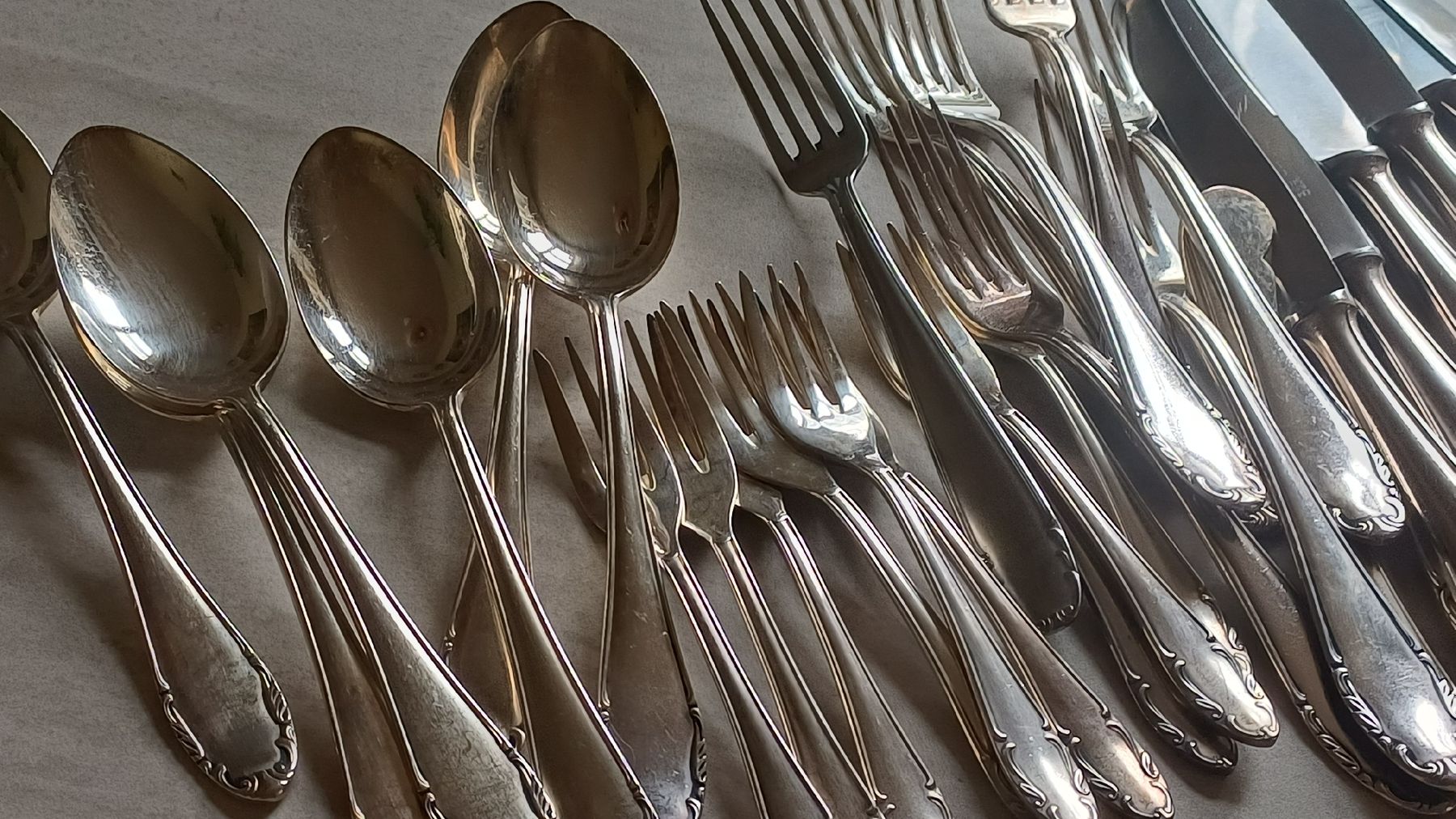 Set di posate: Schönes  Silberbesteck  – Usato da Flawil venduto da Naphtali 7