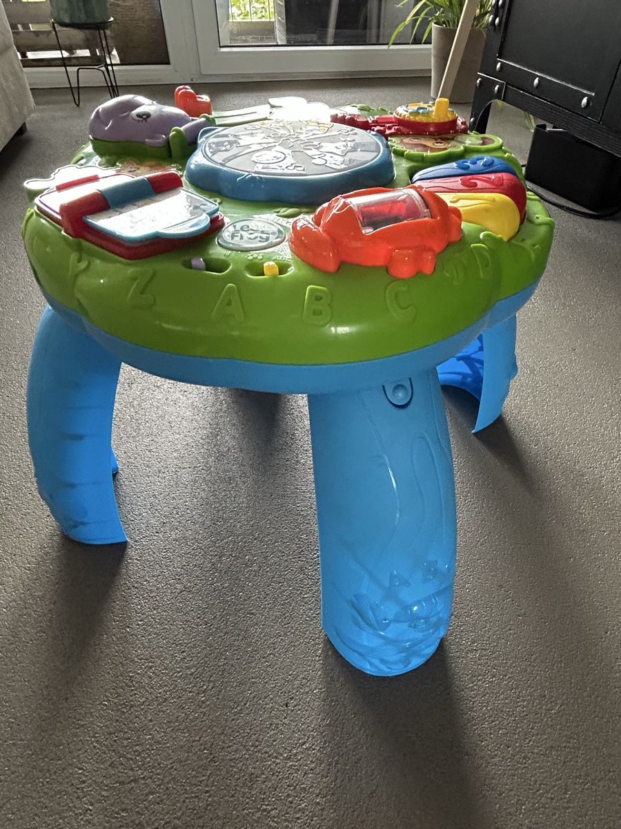 Spielzeuge: Table d'activités musicale LeapFrog, état comme neuf – Neu (gemäss Beschreibung) aus Martigny von lovejess 1