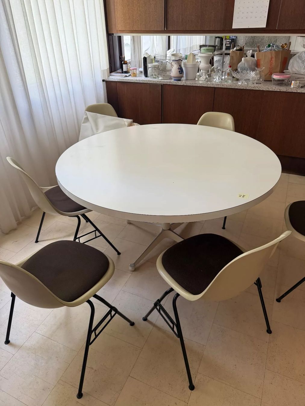 Eames Tavoli: Eames Round Table "Contract Table", Vitra/Herman Miller – Usato da Luzern venduto da jd111111 3
