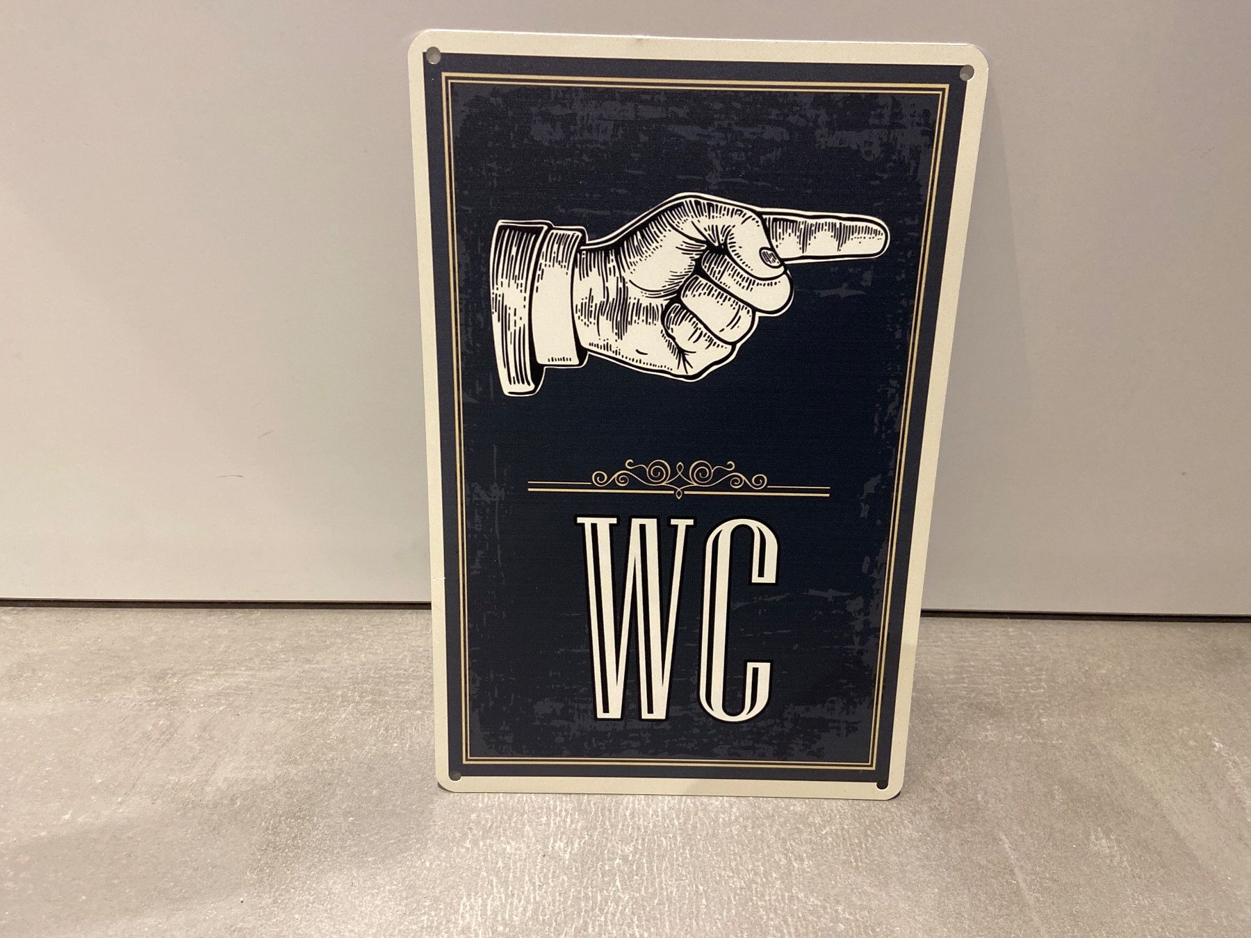 Schilder: Metall Schild Tafel WC Dekoration / Der Renner – Neu und originalverpackt aus Seon von Aaargauer01 6