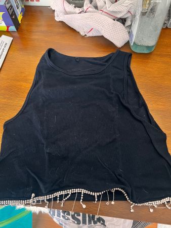 Schwarzes Top mit Strass