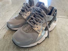 Nike Huarache Gr 37.5 (23.5cm) Top Zustand, Sommerlich Leich