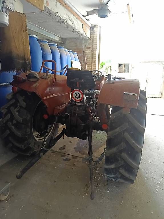 Fiat Tracteurs: Traktor Fiat 550 mit Unfallschaden – Défectueux à Baar par hirsch92