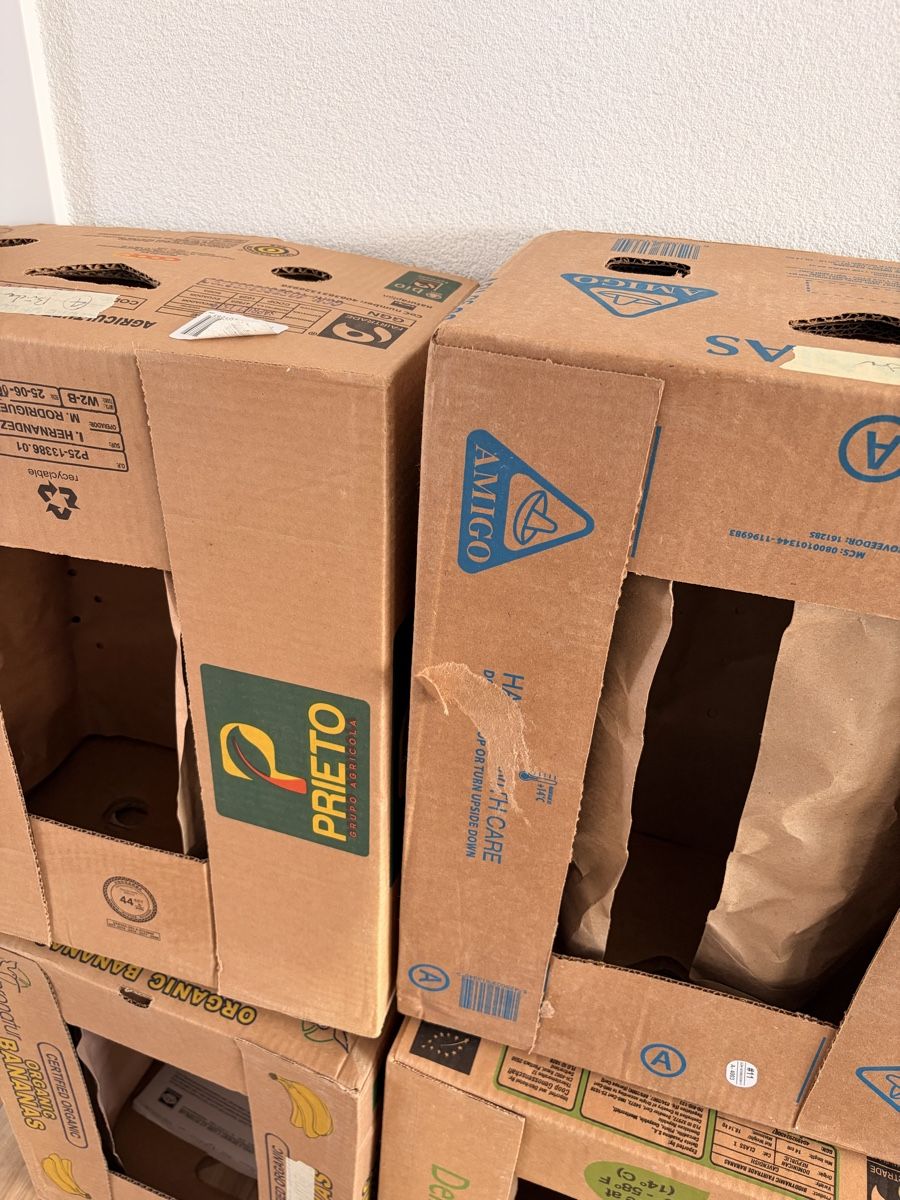 Cartons: Bananenkartons – D'occasion à Villars-sur-Glâne par Irene193