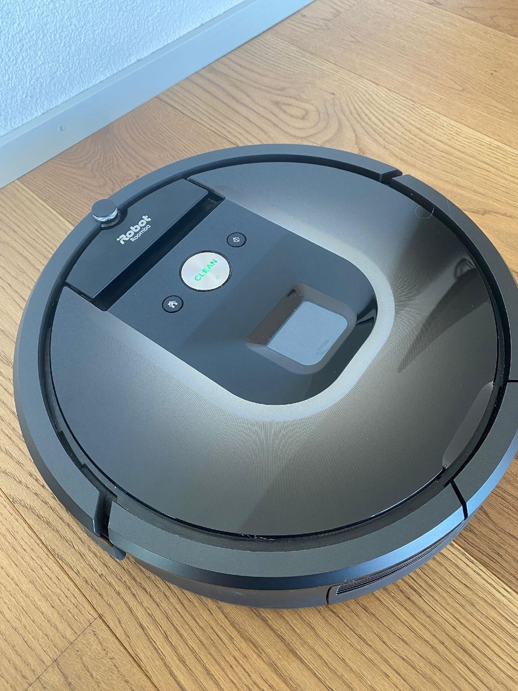 Irobot Aspirapolveri & Accessori: iRobot Roomba i7 Staubsaugerroboter – Usato da Volketswil venduto da TrollanDump