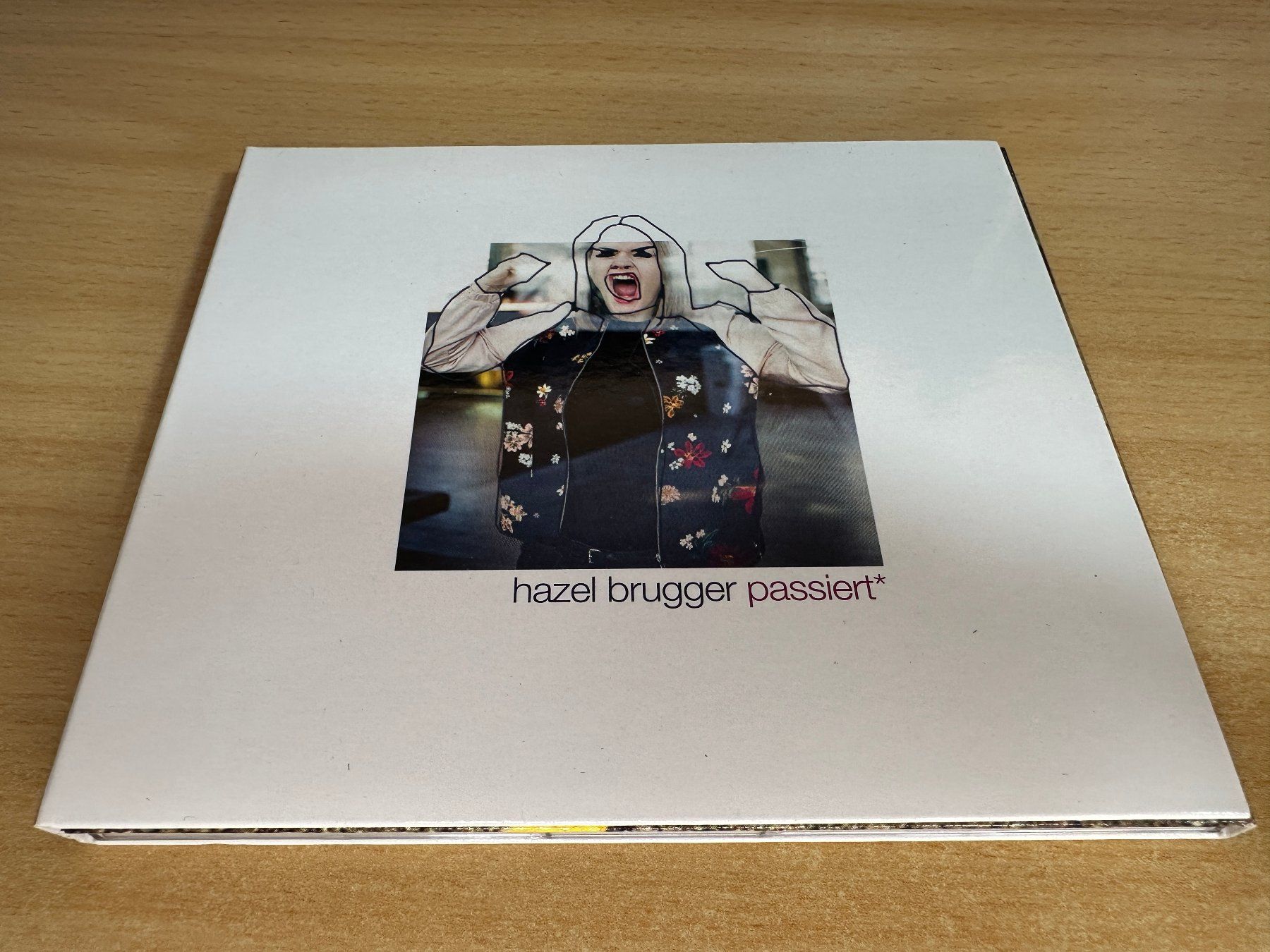 CD: Hazel Brugger – Hazel Brugger Passiert – Usato da Rikon im Tösstal venduto da Alpenmutz