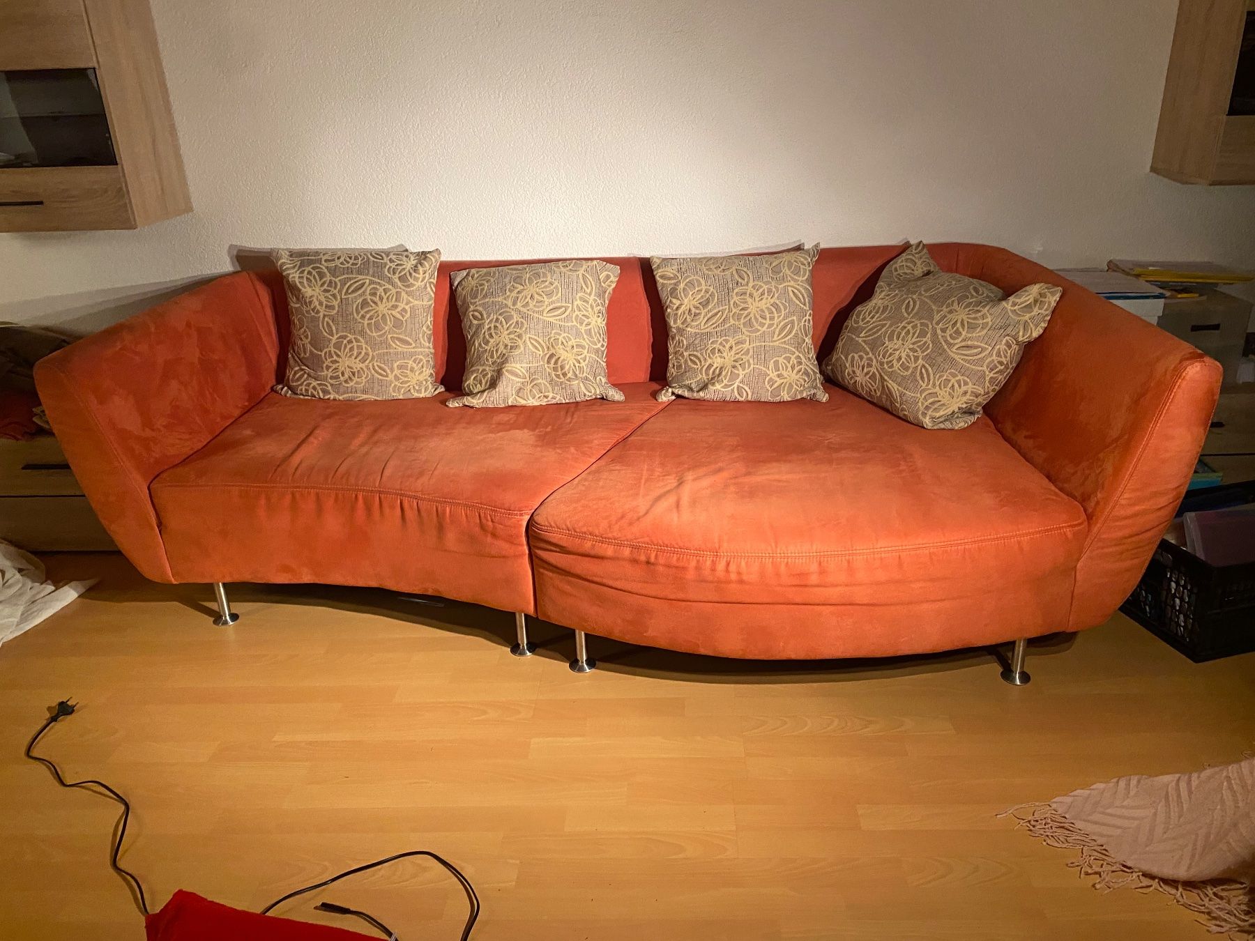 Divani: Gemütliches Sofa rosa curved 2-teilig – Usato da Flawil venduto da Mabeska