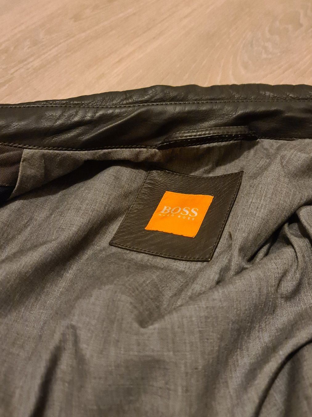 Hugo Boss Giacche: HUGO BOSS Lederjacke Gr. 50 – Usato da Küsnacht ZH venduto da Floripa1 2