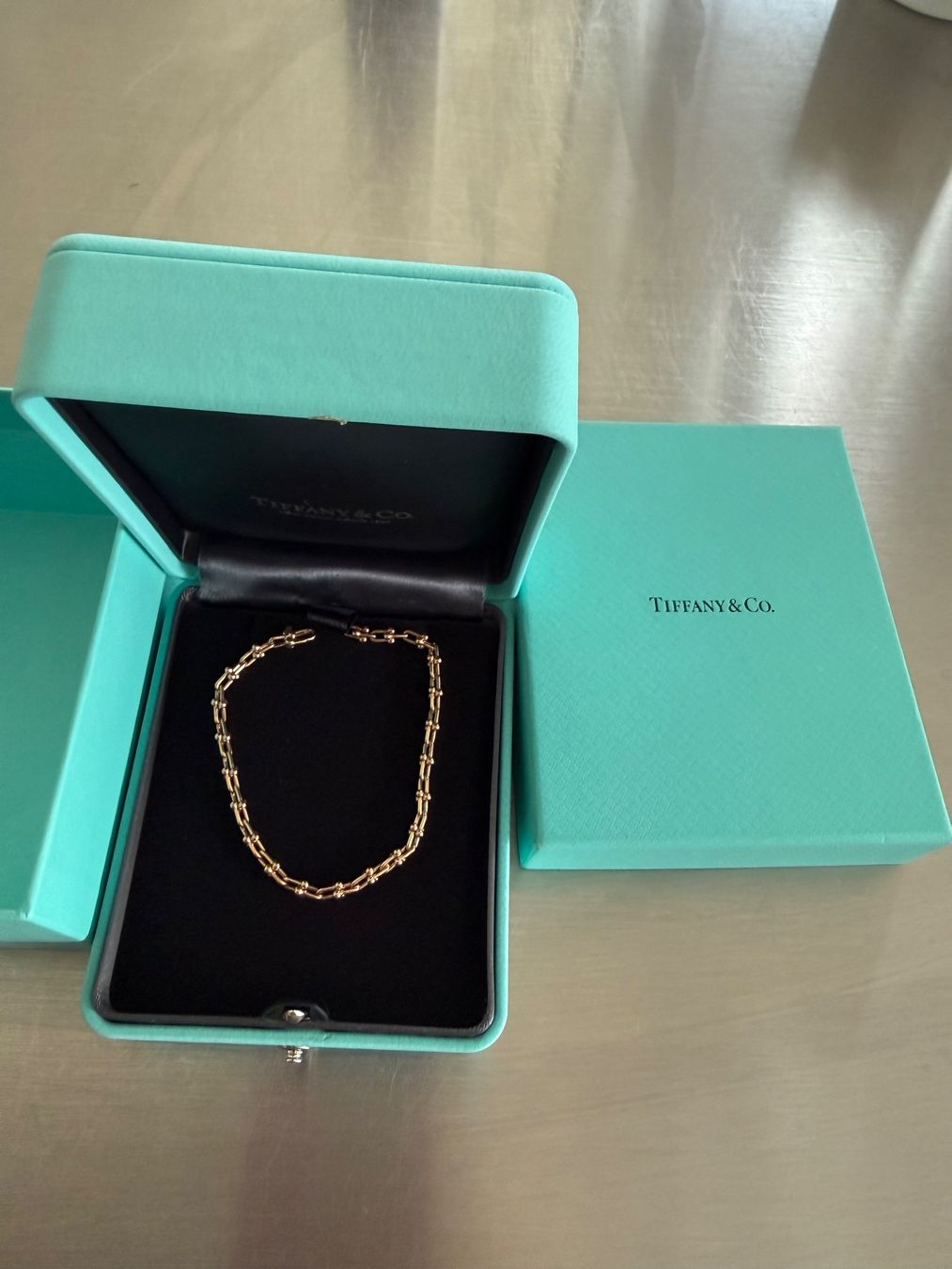 Tiffany & Co. Armbänder & -reifen: Tiffany 18K Hardware Micro Link Bracelet - Rose Gold – Gebraucht aus Zürich von cyokopie915 1