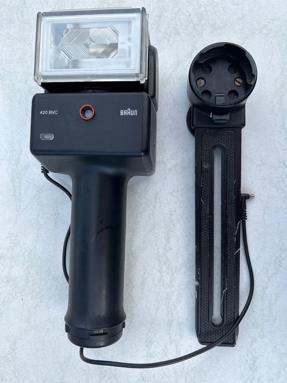 Konica Appareil photo: Konica Autoreflex T3 inkl. 2 Objekte, Blitz und Koffer – D'occasion à Villnachern par RicardoMary 5