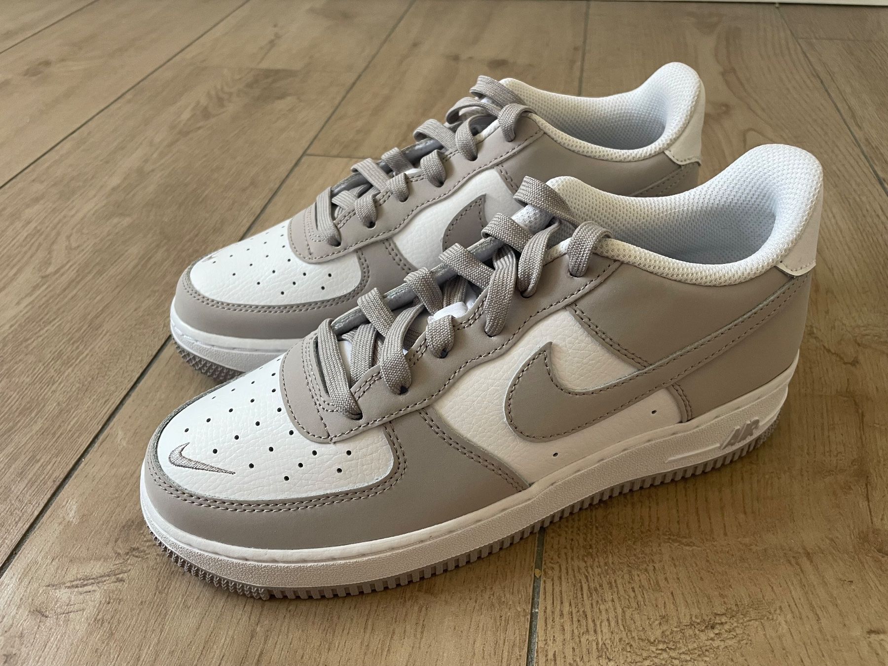 Nike Chaussures hommes: Nike Air Force 1 Gr. 38.5 NEU – Neuf (Voir description) à Waltenschwil par hansnine