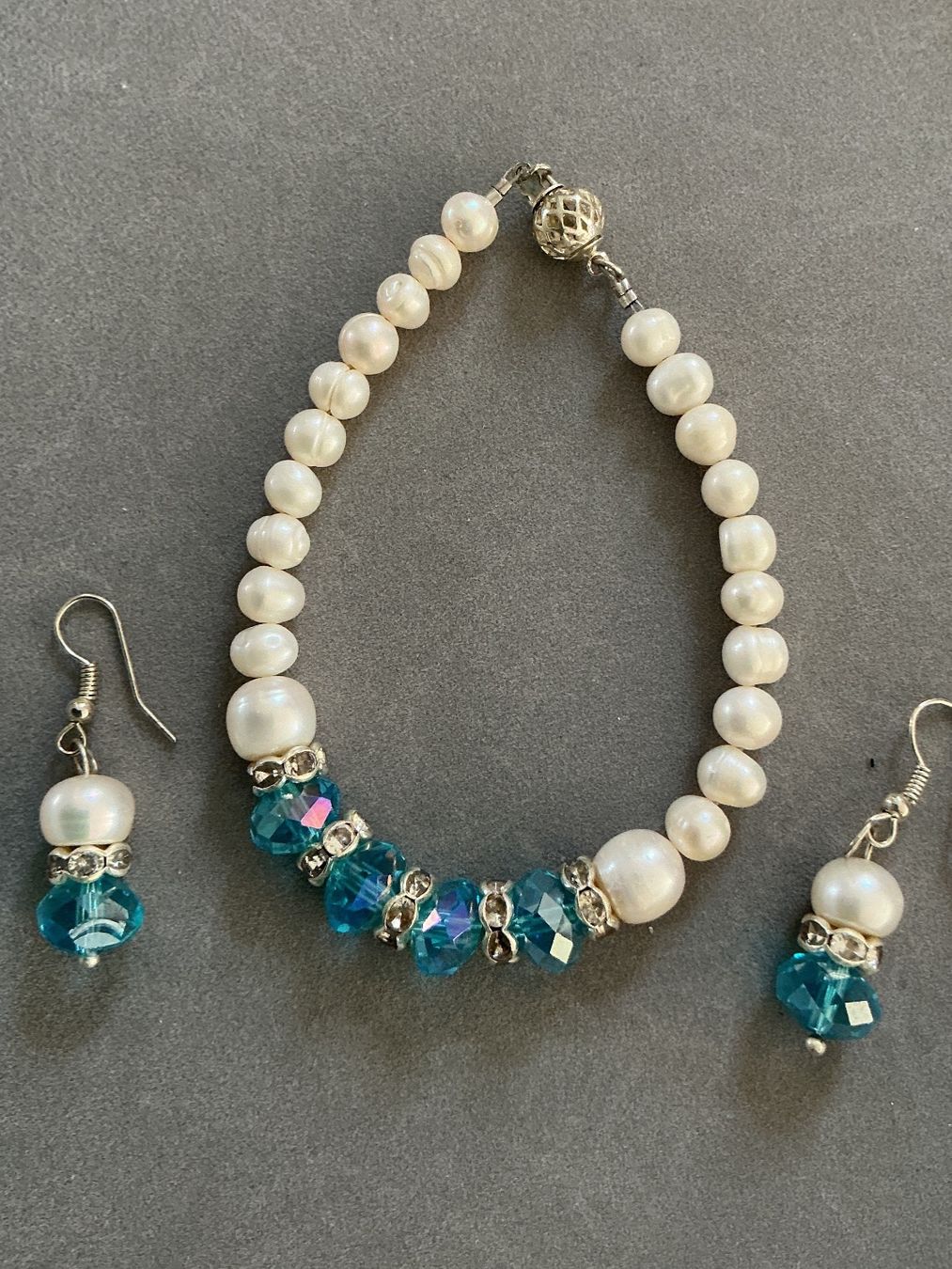 Bracciali & Braccialetti: Perlen Armband und Ohrringe – Usato da Wettingen venduto da Andres54