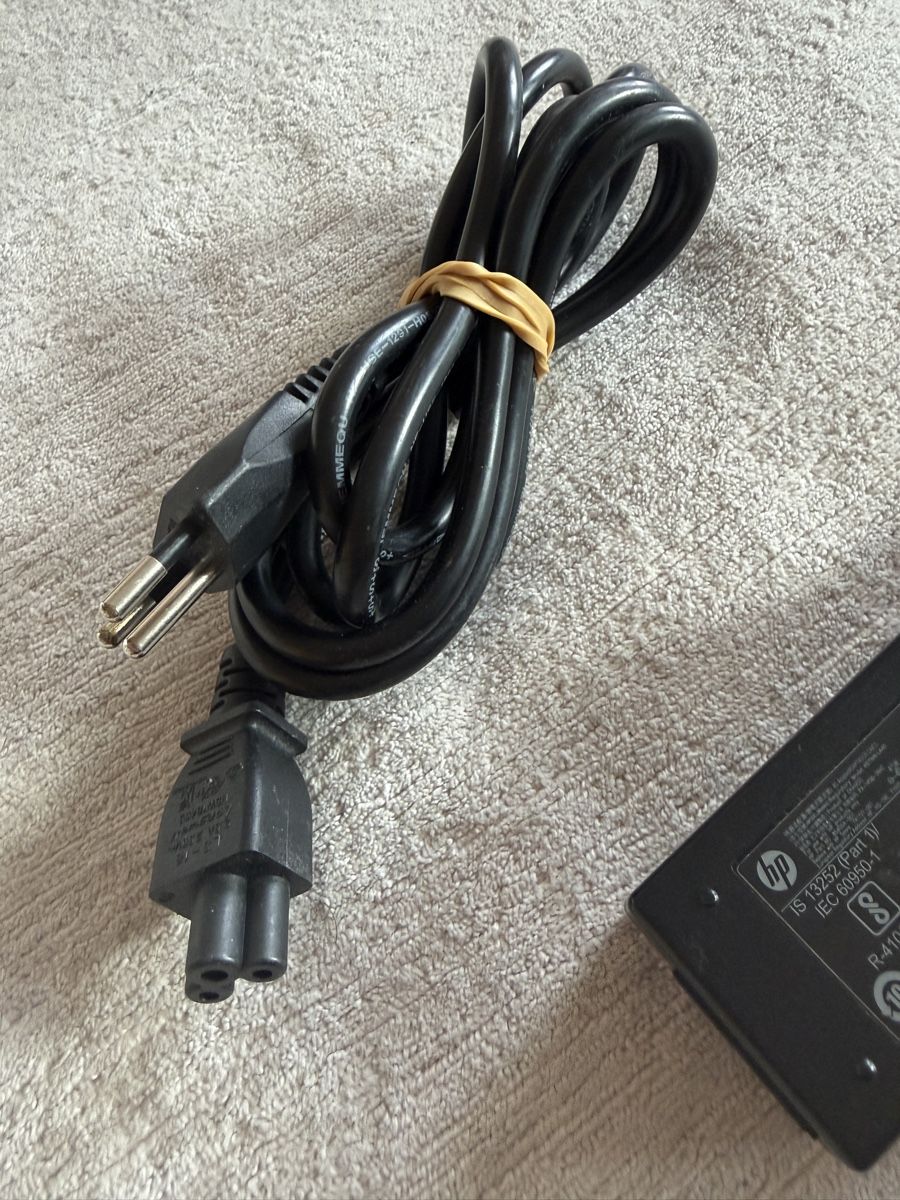 Hewlett Packard Caricabatterie: Chargeur HP Original - Parfait état ordinateur portable PC – Nuovo (secondo la descrizione) da Lausanne venduto da Stephaniesdressing 2