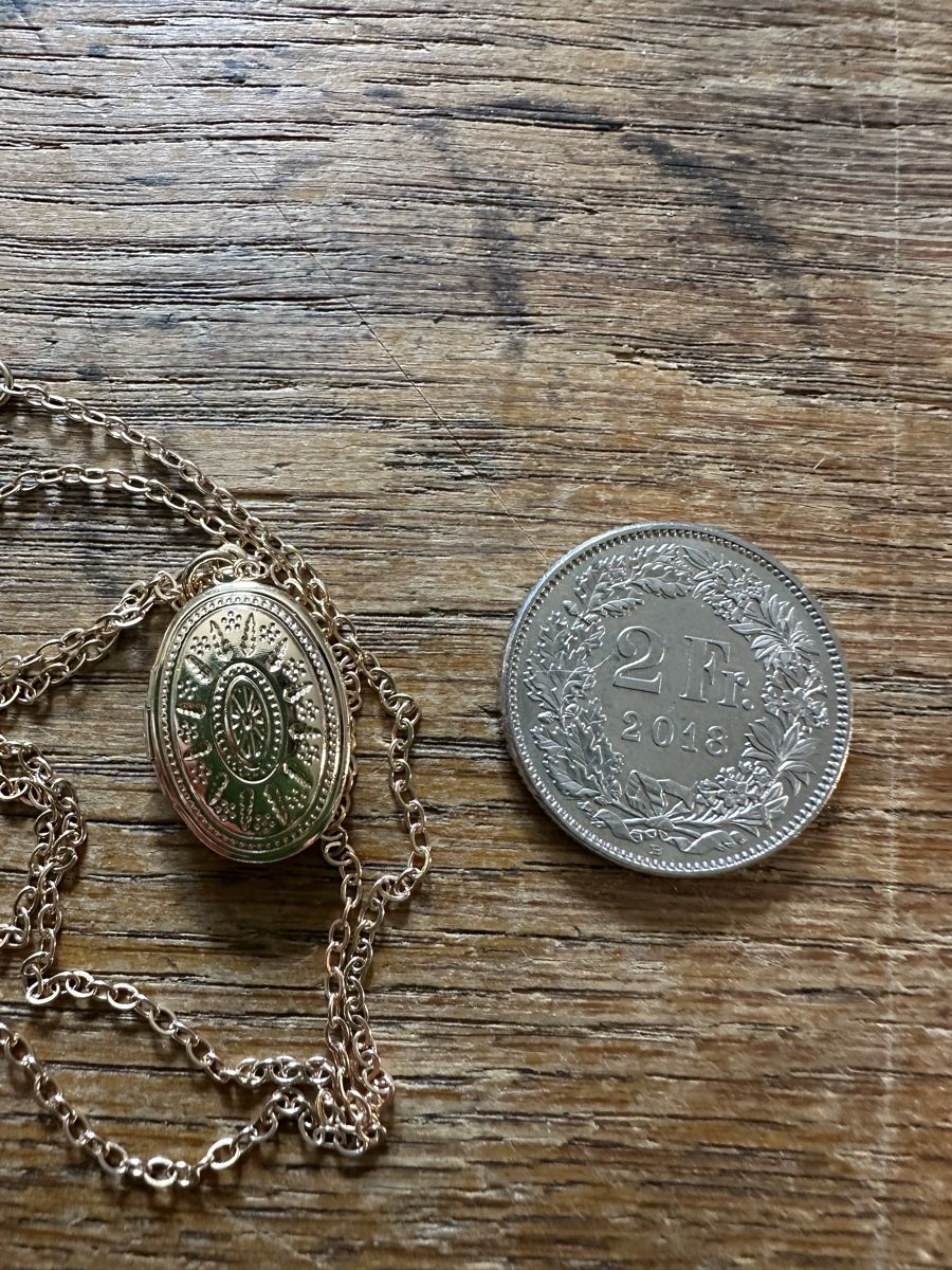 Ciondoli: Goldene Kette mit Amulett – Nuovo (secondo la descrizione) da Trüllikon venduto da angela4444 4