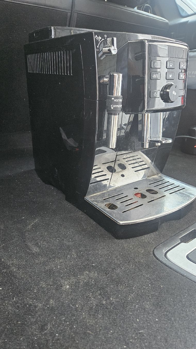De'Longhi Kaffeemaschinen & Espressomaschinen: DeLonghi Magnifica S Coffee Machine Black Used – Defekt aus Sachseln von laz_65cg 2