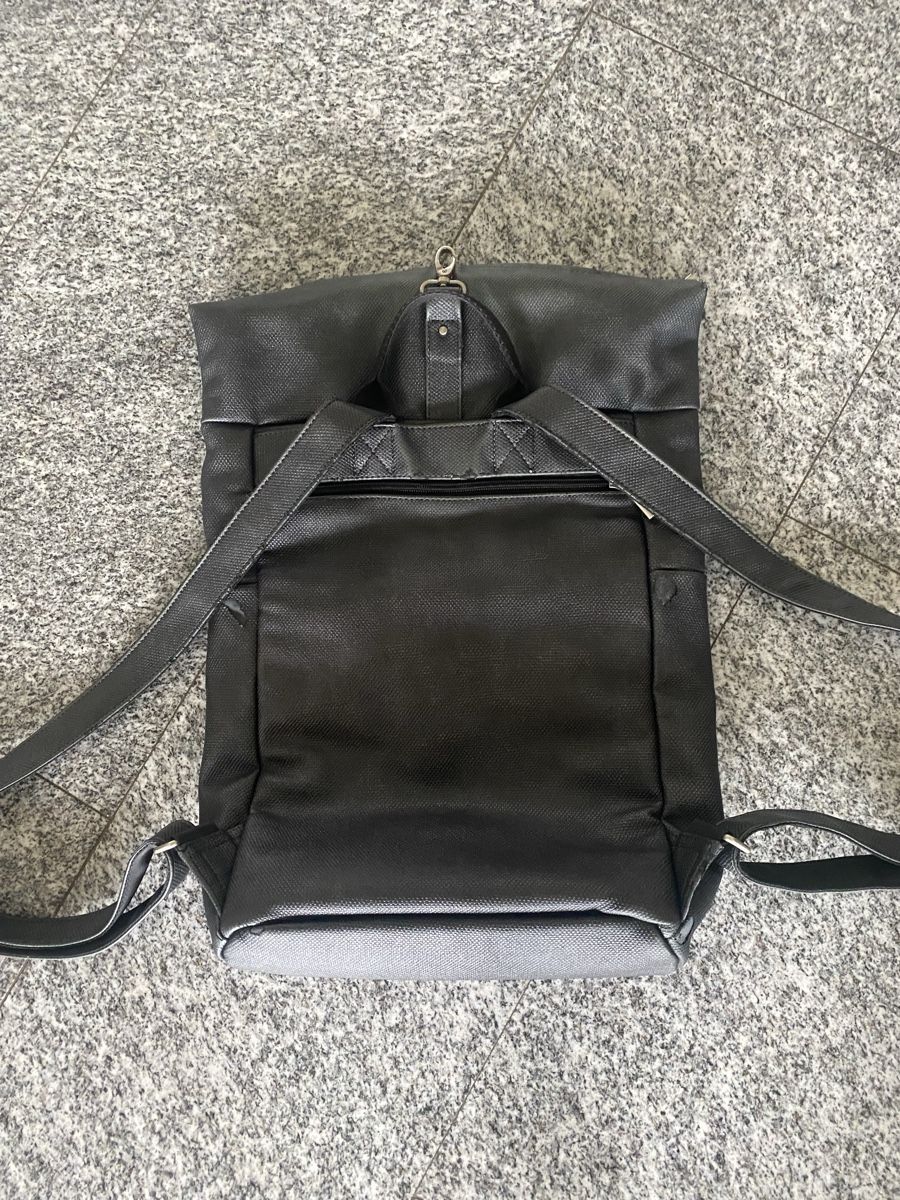 Zwei Zaini: ZWEI Rucksack grau mit leichtem Glanz – Usato da Kastanienbaum venduto da Cetrioli13 3