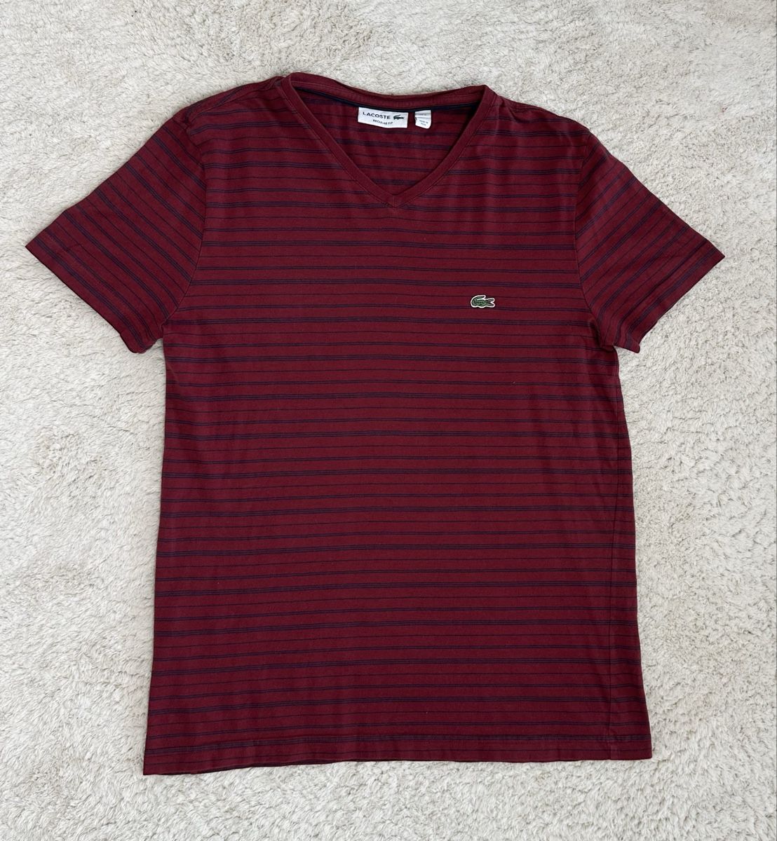 Lacoste T-shirt: T-shirt Lacoste bordeaux rayé - Taille 3 / S – Nuovo (secondo la descrizione) da Neuchâtel venduto da aliceguins 1