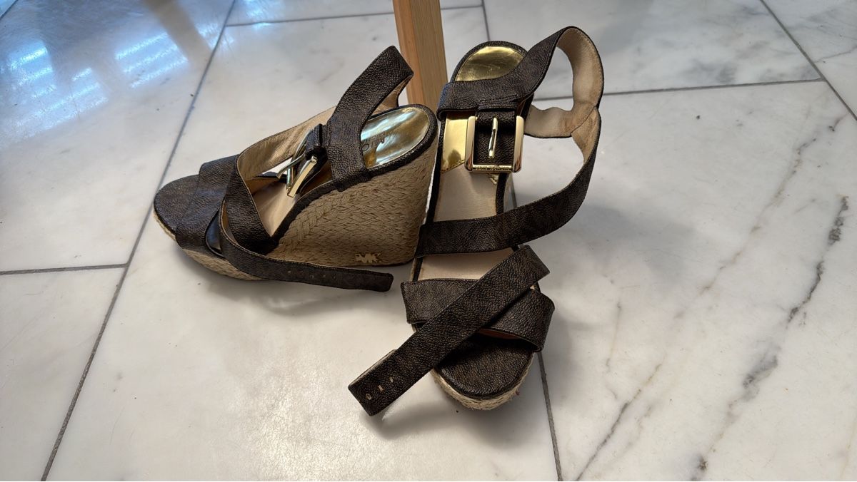 Scarpe da donna: MK Keilsandalen Grösse 40.5 – Usato da Sonnental venduto da sop_9scm