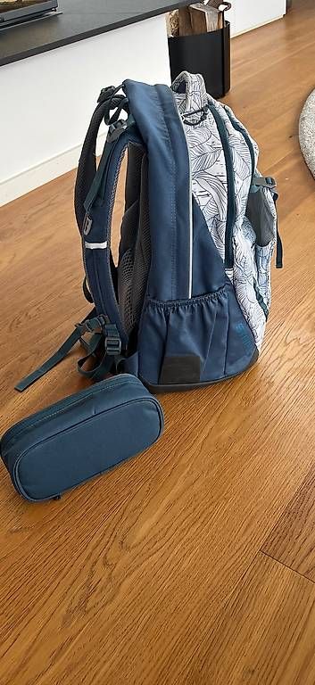 Sacs à dos: Schulrucksack Deuter Strike mit Stiftemäppchen – D'occasion à Kastanienbaum par pet_57dn 2