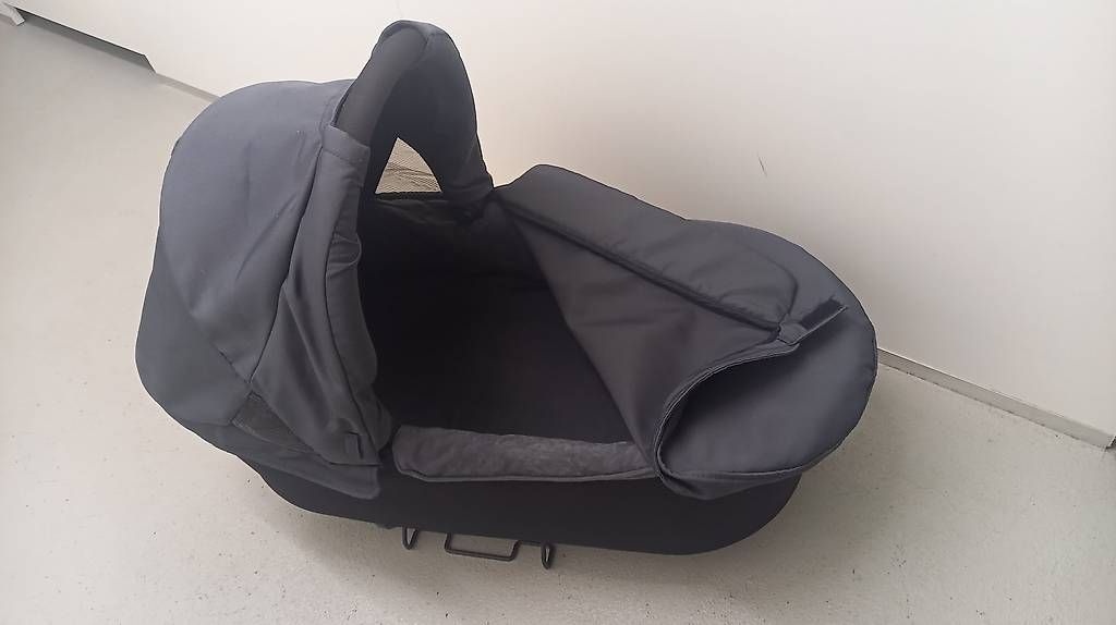 Teutonia Carrozzine: Teutonia Cosmo Kinderwagen mit Sitz und Wanne – Usato da Arbon venduto da AMBaMu 3
