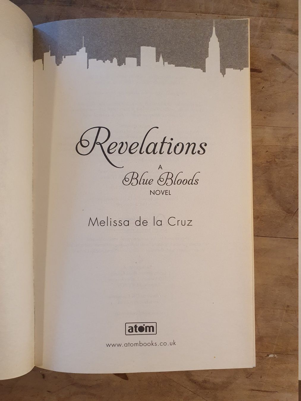 Livres: Revelations - Melissa de la Cruz - Atom – D'occasion à Zürich par loosebone 1