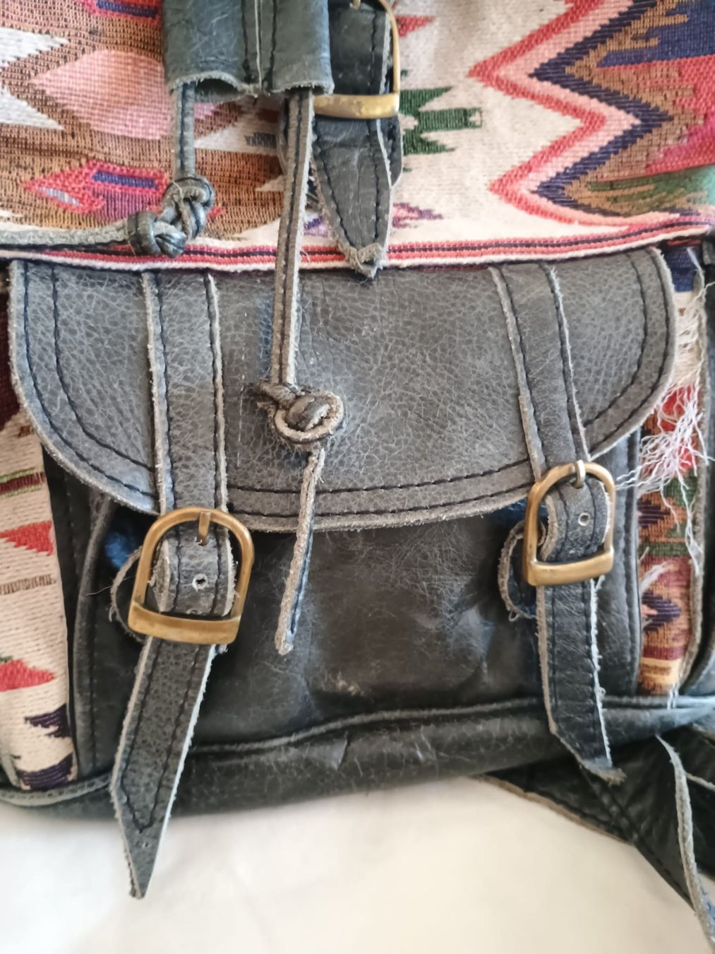 Zaini: Lederrucksack mit Stickoptik – Usato da Zürich venduto da Averandomage 6