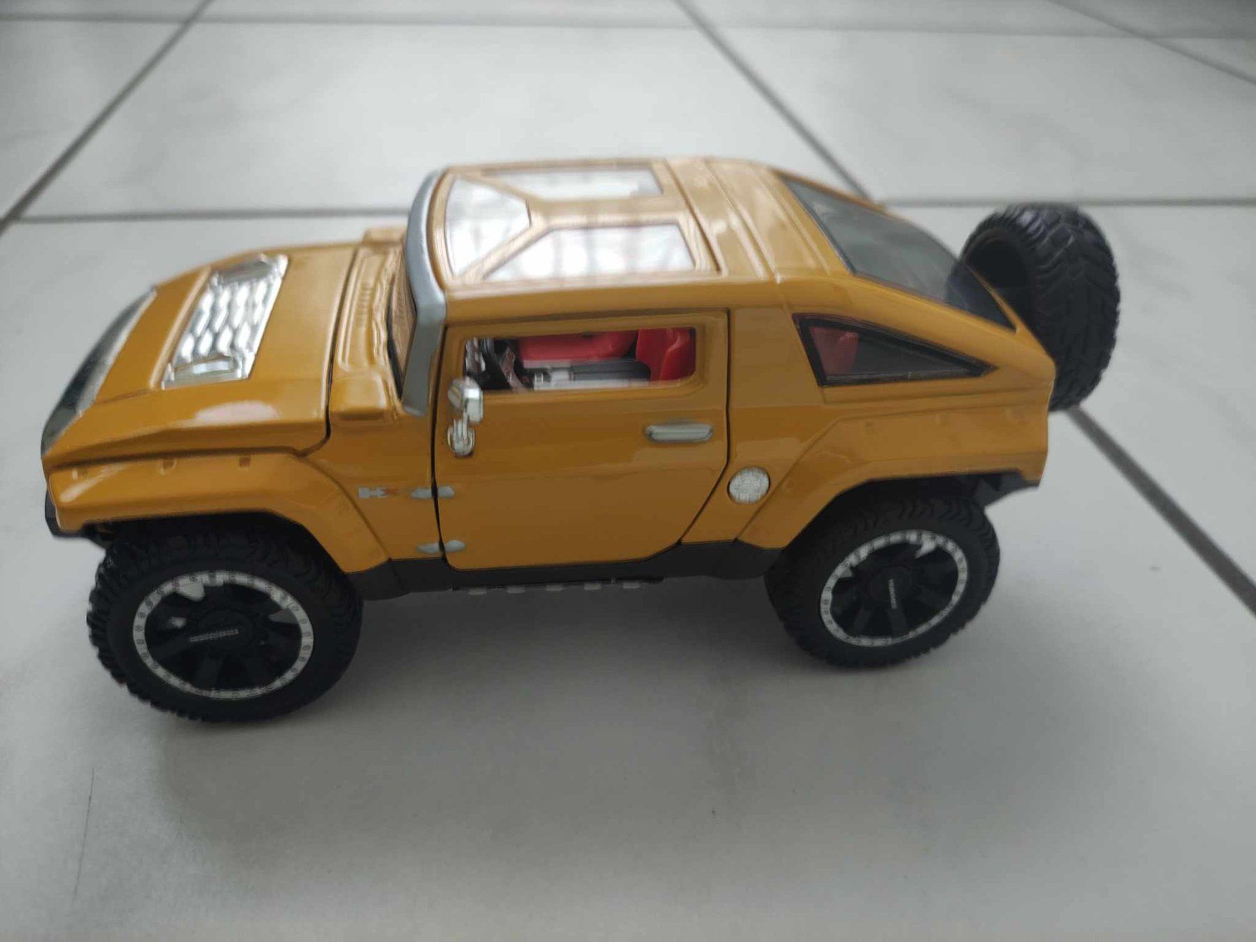 Maisto Modellini d'auto: Modellauto Hummer 1 24 – Usato da Goldau venduto da annalena44